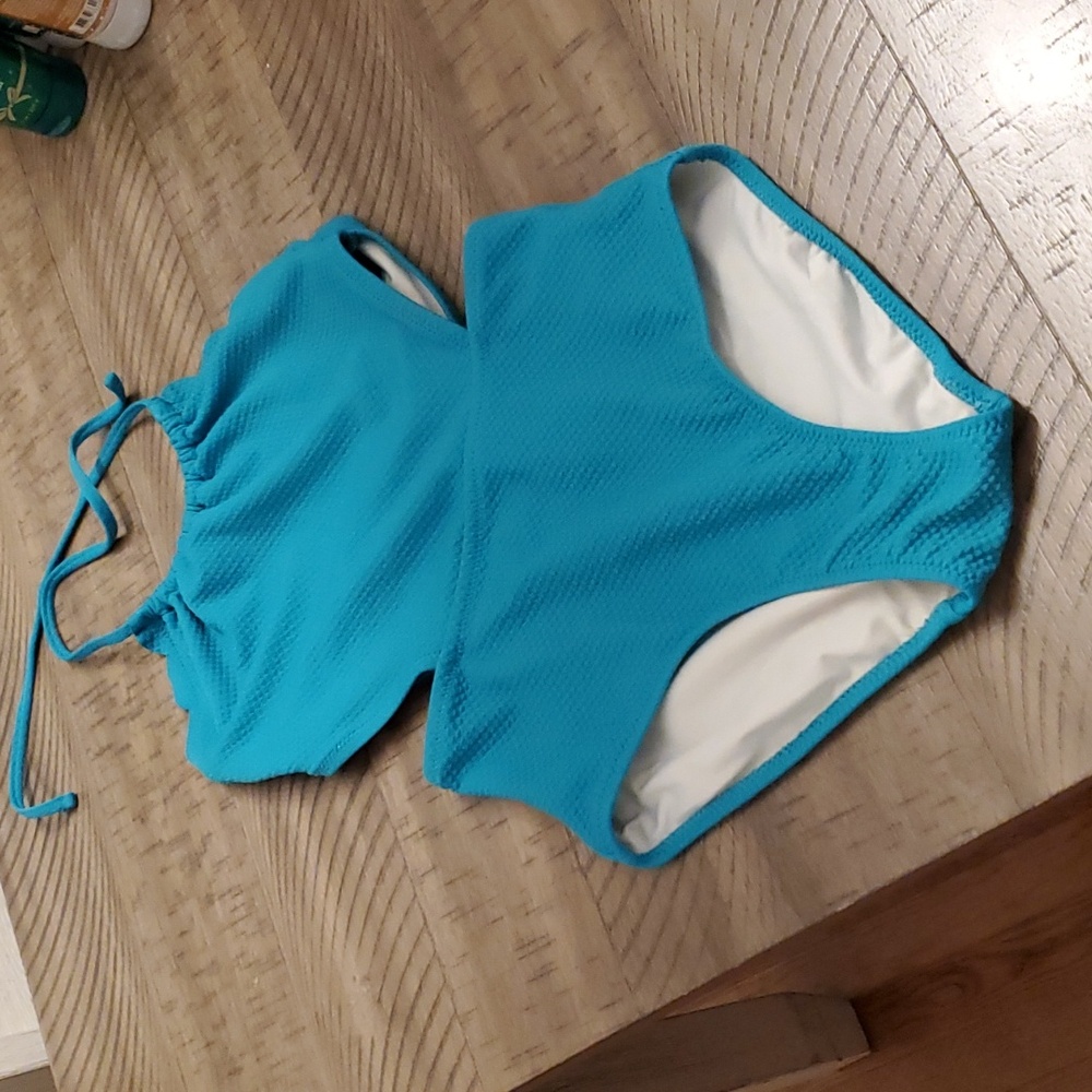 One piece bathing suit